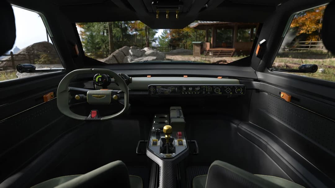 /uploads/081_aston_martin_dreadnought_61dba24dcf.webp