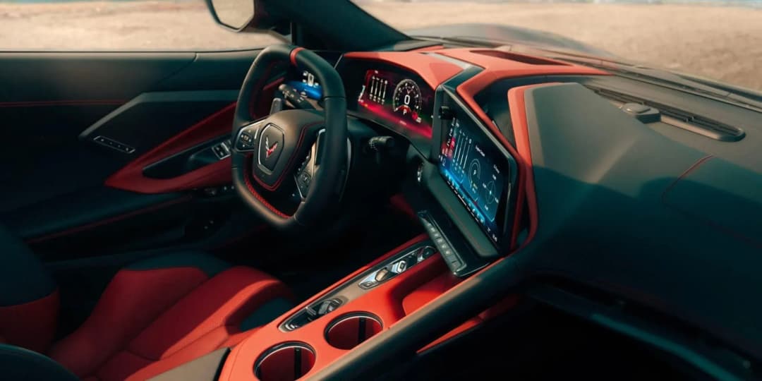 /uploads/2027_Corvette_Stingray_GM_8_2048x1024_5e27b7505b.webp