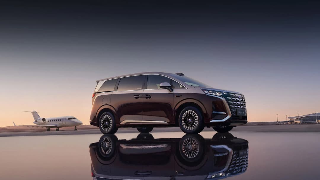 BYD Denza D9 PHEV Varian Baru Resmi Meluncur, Pangkas Harga Jadi Lebih Murah dengan Jarak Tempuh 1.480 Km!